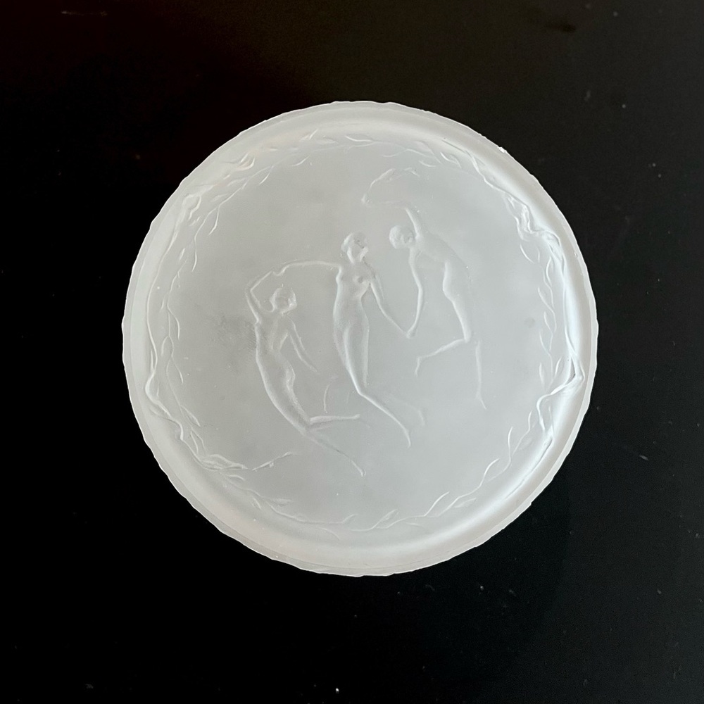 René Lalique Frosted Glass les TROIS FIGURINES Box Circa 1913